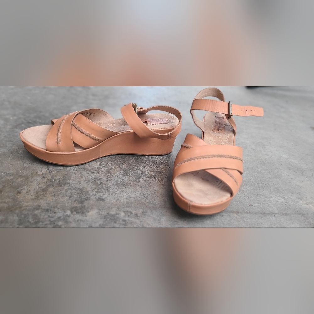 Korks by Kork-ease platform sandals tan buckle